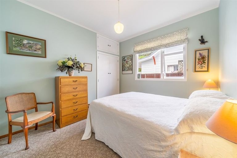 Photo of property in 13 Hinau Street, Eastbourne, Lower Hutt, 5013