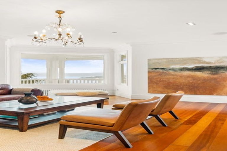 Photo of property in 8 Central Terrace, Kelburn, Wellington, 6012