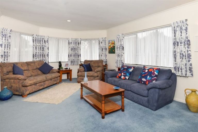 Photo of property in 2 Rosella Grove, Waimauku, 0812
