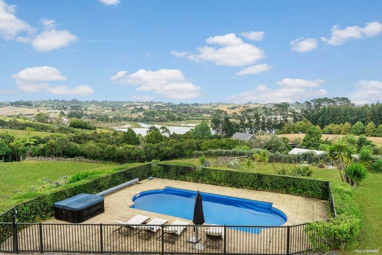 Photo of property in 42 Potts Road, Whitford, Howick, 2571