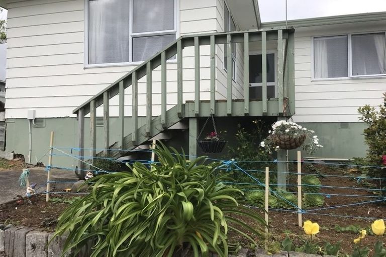 Photo of property in 8 Hawke Place, Pukekohe, 2120