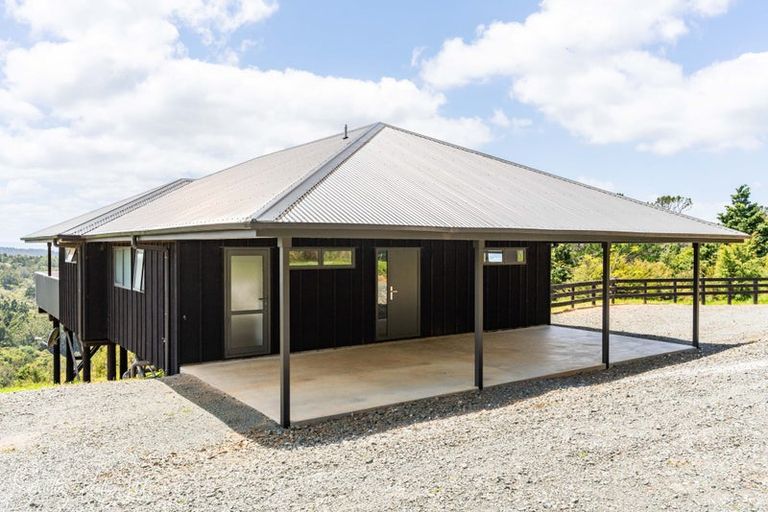 Photo of property in 827 Tinopai Road, Tinopai, Matakohe, 0593