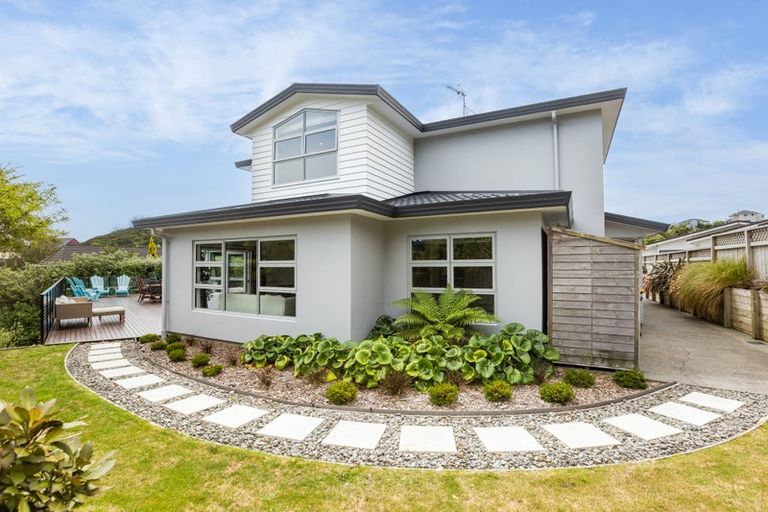 Photo of property in 9a Observatory Close, Whitby, Porirua, 5024