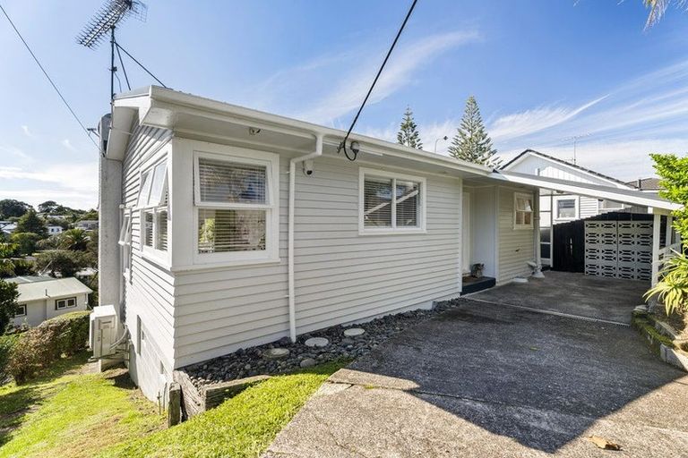 Photo of property in 1/16 Weldene Avenue, Glenfield, Auckland, 0629