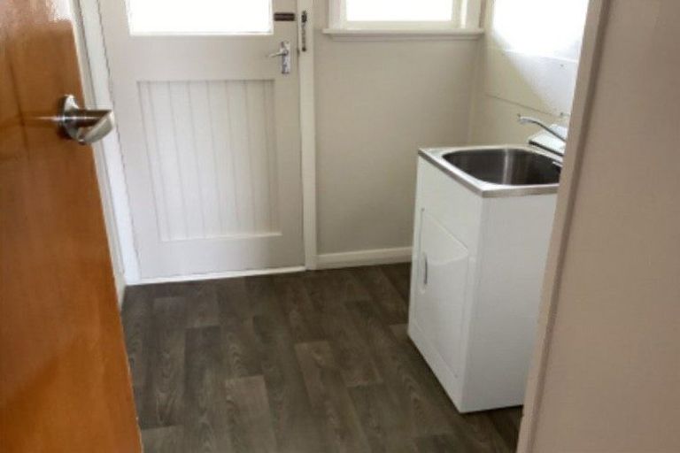 Photo of property in 6 Holland Crescent, Bulls, 4818