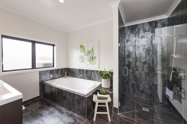 Photo of property in 6 Manhattan Court, Kelvin Grove, Palmerston North, 4414