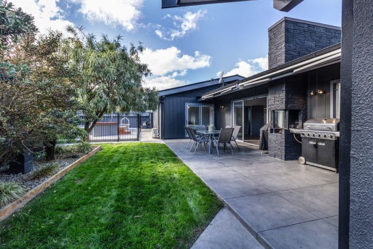 Photo of property in 576 Lowe Street, Camberley, Hastings, 4120