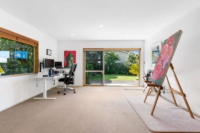 Photo of property in 1/28 Beulah Avenue, Rothesay Bay, Auckland, 0630