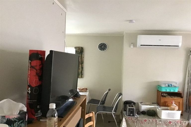 Photo of property in 4/52 Tudor Road, Henderson, Auckland, 0610