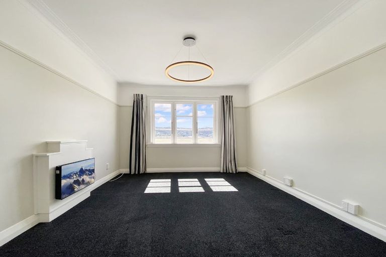Photo of property in Ionian Flats, 123-125 Brougham Street, Mount Victoria, Wellington, 6011