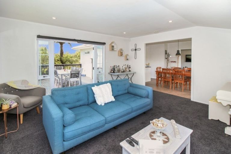 Photo of property in 409 Mangorei Road, Merrilands, New Plymouth, 4312