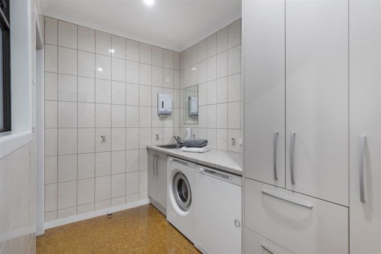 Photo of property in 37 Parkhill Road, Mellons Bay, Auckland, 2014