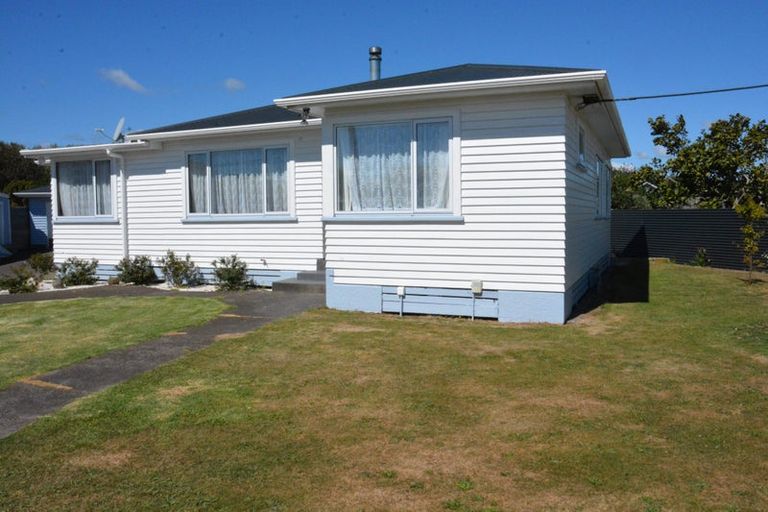 Photo of property in 17 Tuke Street, Normanby, Hawera, 4614