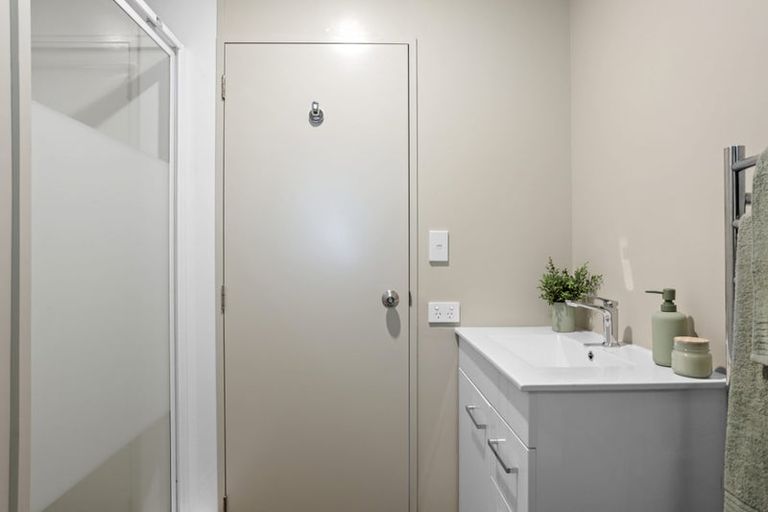 Photo of property in 80 Kamara Road, Glen Eden, Auckland, 0602