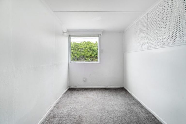 Photo of property in 141 Centreway Road, Orewa, 0931