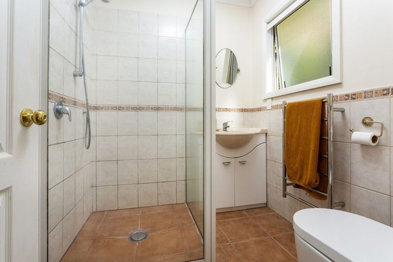 Photo of property in 9 Falstone Lane, Browns Bay, Auckland, 0630