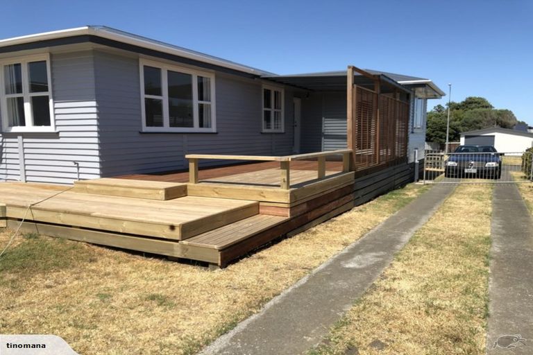 Photo of property in 5 Tainui Street, Castlecliff, Whanganui, 4501