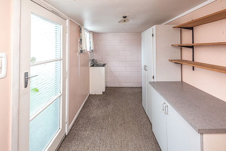 Photo of property in 3/5 Saint Leonard Street, Saint Johns Hill, Whanganui, 4501