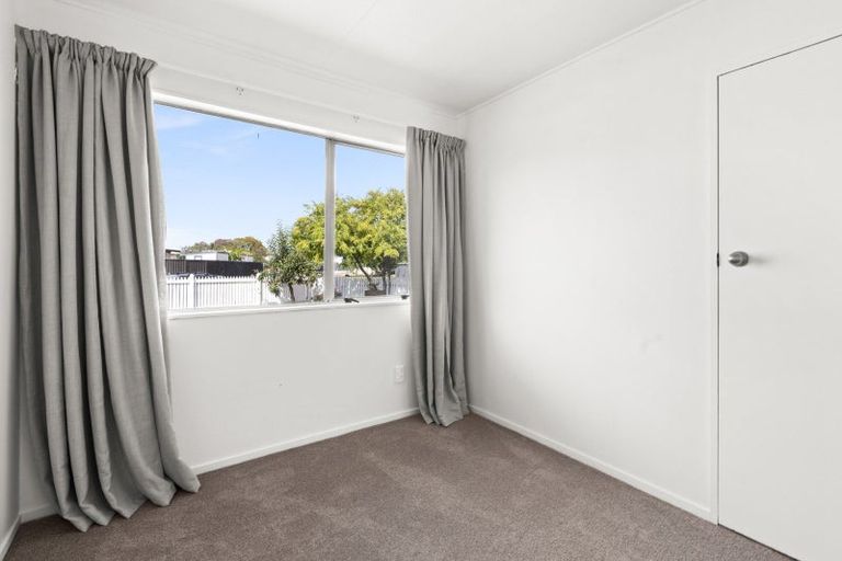 Photo of property in 8 Cortes Crescent, Flaxmere, Hastings, 4120