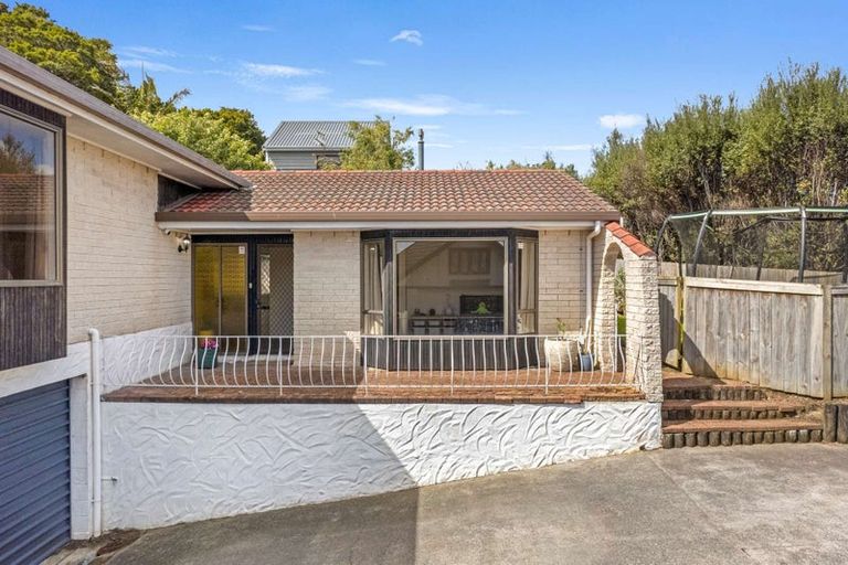 Photo of property in 8 Deodar Place, Totara Heights, Auckland, 2105