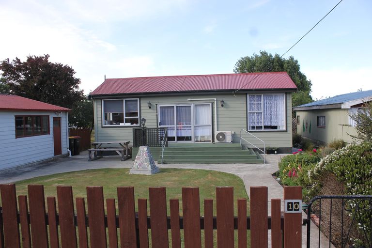 Photo of property in 10 Farm Street, Lumsden, 9730