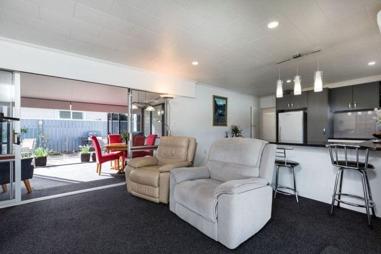 Photo of property in 2 Magnolia Drive, Westown, New Plymouth, 4310