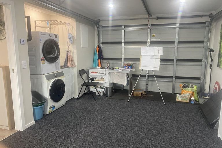 Photo of property in 91b Whites Line East, Waiwhetu, Lower Hutt, 5010