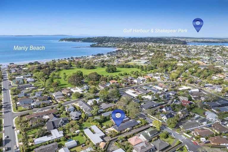 Photo of property in 2/9 Motuora Road, Manly, Whangaparaoa, 0930