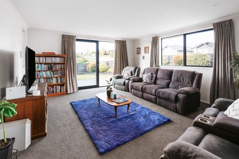 Photo of property in 1 Anglers Way, Omokoroa, 3114