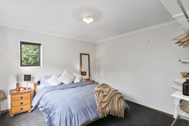Photo of property in 16 Ramphal Terrace, Khandallah, Wellington, 6035