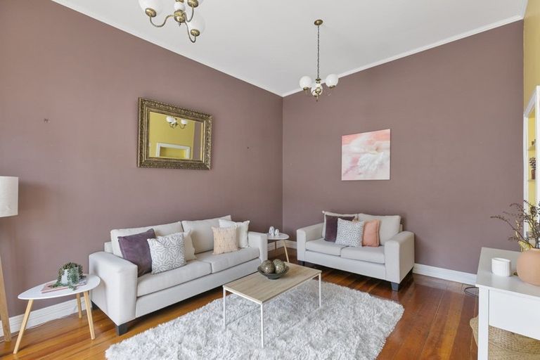 Photo of property in 142 Clyde Street, Island Bay, Wellington, 6023