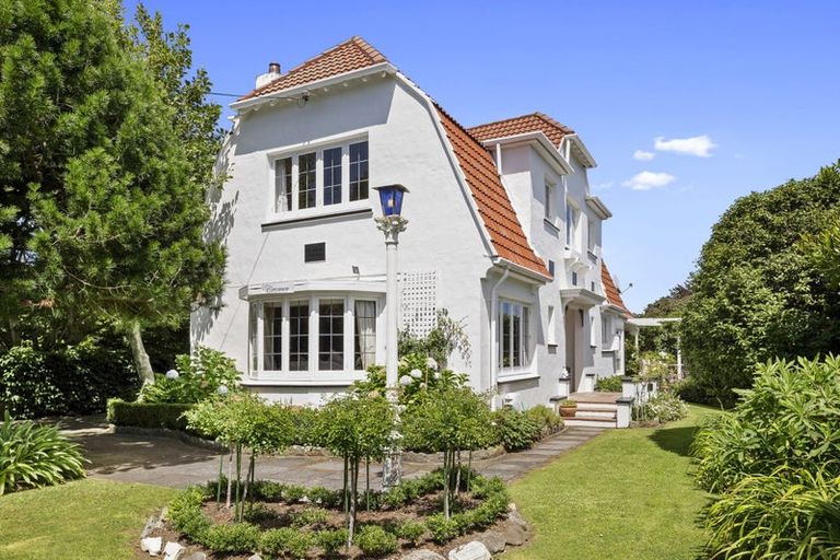 Photo of property in 116 Carrington Street, Lower Vogeltown, New Plymouth, 4310