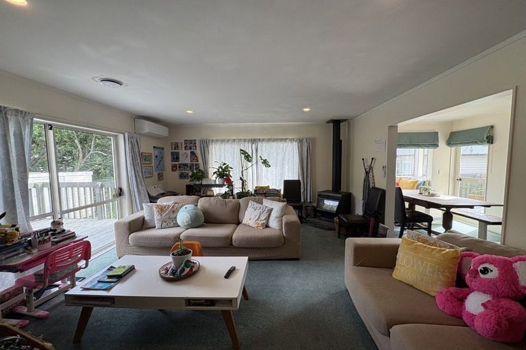 Photo of property in 15b Findlay Street, Tawa, Wellington, 5028