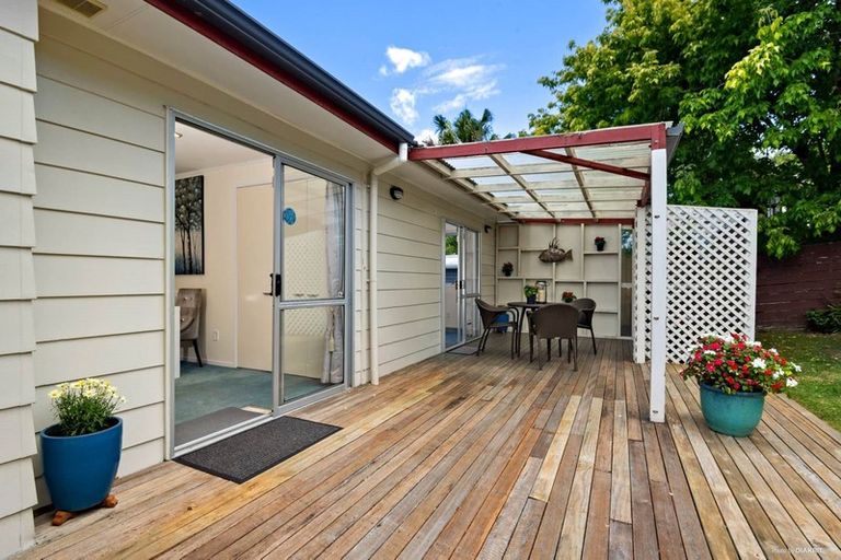 Photo of property in 60 Hartley Terrace, Massey, Auckland, 0614