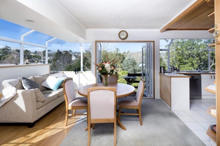 Photo of property in 17 Tanglewood Place, Cockle Bay, Auckland, 2014