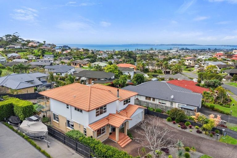 Photo of property in 56 Waldorf Crescent, Orewa, 0931