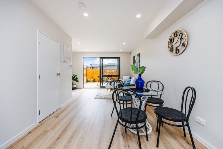 Photo of property in 2/85 Jaemont Avenue, Te Atatu South, Auckland, 0610