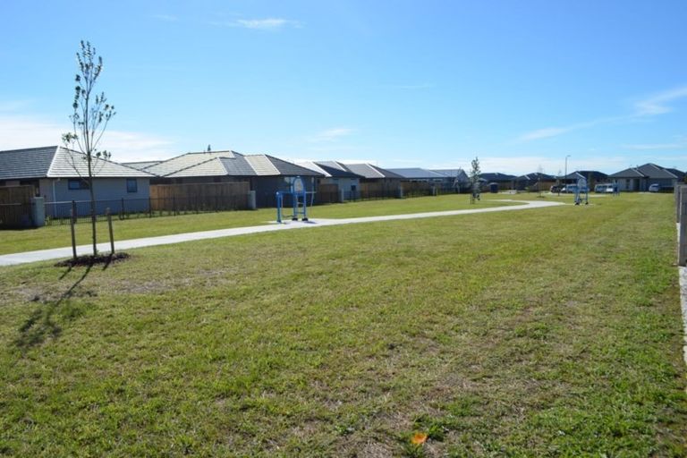 Photo of property in 16 Naeo Close, Papamoa Beach, Papamoa, 3118