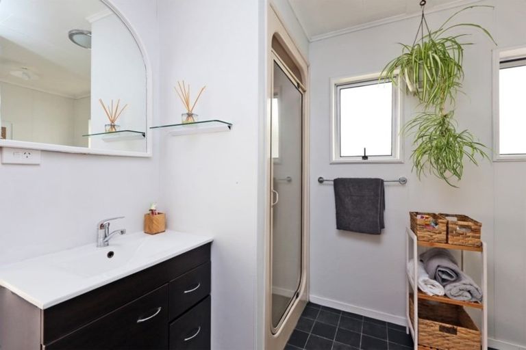 Photo of property in 21 Kaweka Place, Havelock North, 4130