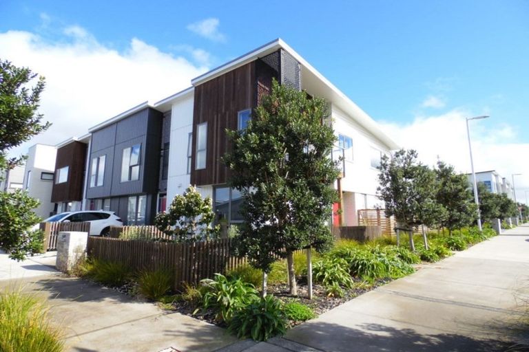 Photo of property in 32 Chaffinch Road, Hobsonville, Auckland, 0616