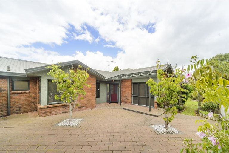 Photo of property in 127 Summerhill Drive, Fitzherbert, Palmerston North, 4410