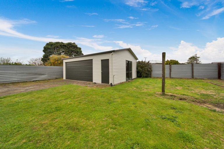 Photo of property in 8 Bone Crescent, Hawera, 4610