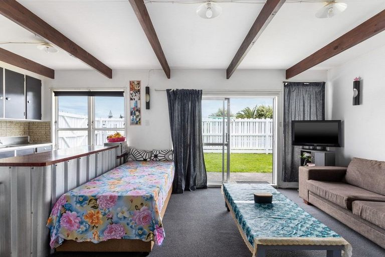 Photo of property in 2/1 Taupo Avenue, Mount Maunganui, 3116