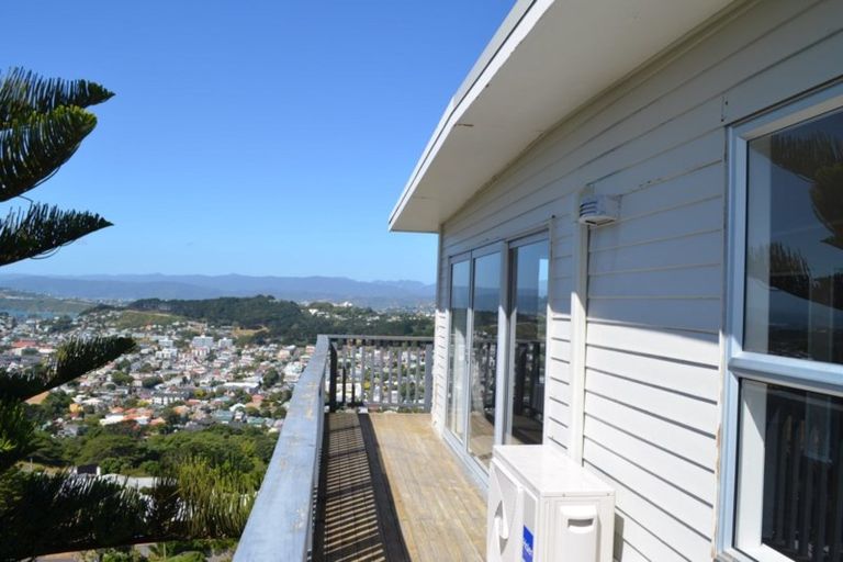 Photo of property in 10 Laurent Place, Kingston, Wellington, 6021