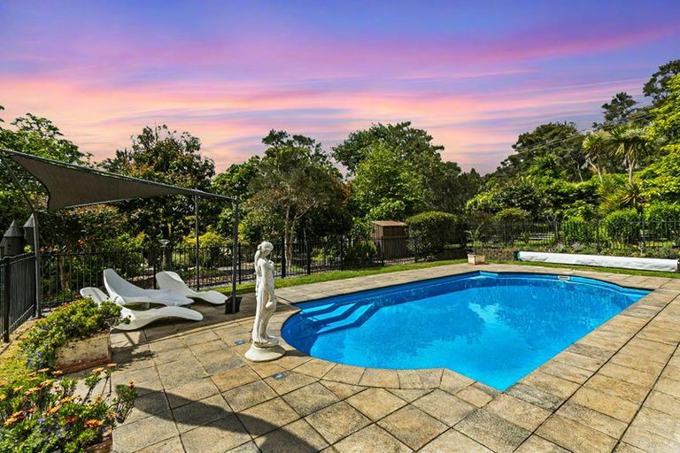 Photo of property in 19-21 Mountain Road, Henderson Valley, Auckland, 0612