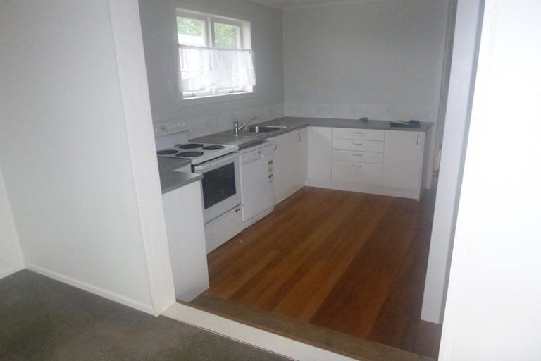 Photo of property in 28 Forest Hill Road, Henderson, Auckland, 0612