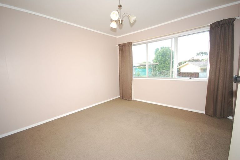 Photo of property in 1/17 Ballater Place, Highland Park, Auckland, 2010