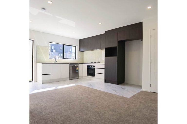 Photo of property in 22b Poruru Close, Papakura, 2110