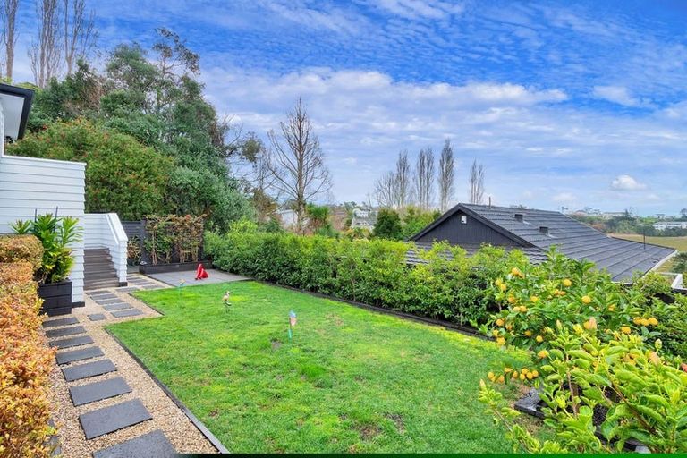 Photo of property in 68 Exmouth Road, Northcote, Auckland, 0627