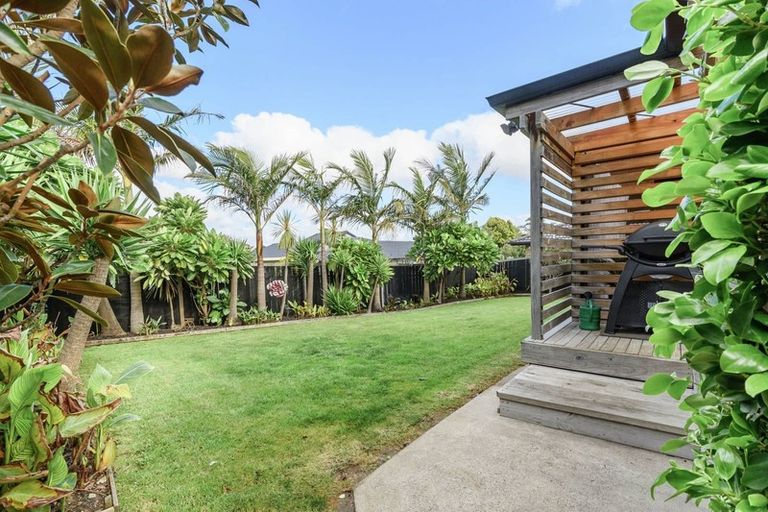Photo of property in 70 Prince Regent Drive, Half Moon Bay, Auckland, 2012